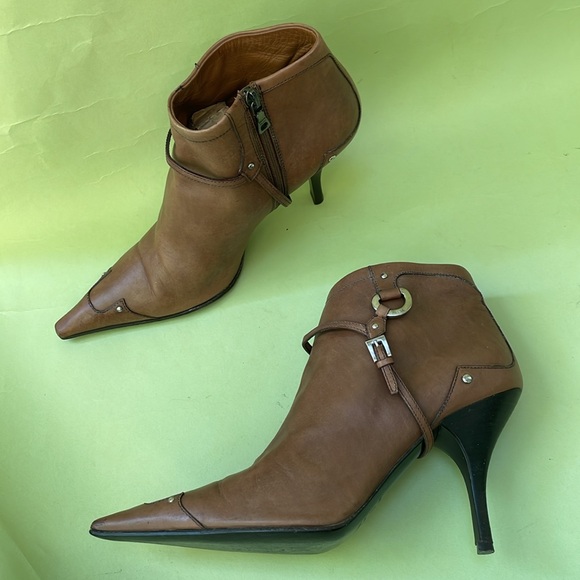 Vintage tan/silver Prada distressed leather booties - Picture 6 of 16